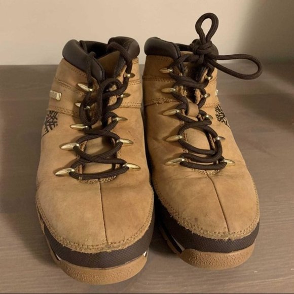 Timberland Tan Leather Boots - Boy’s Size 4 - Picture 4 of 5